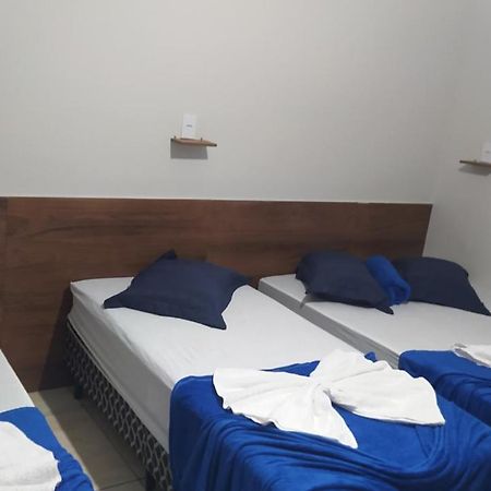 Pousada Quarto Com Frigobar,Ar E Garagem Gratuita Апаресида Екстериор снимка