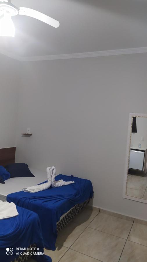 Pousada Quarto Com Frigobar,Ar E Garagem Gratuita Апаресида Екстериор снимка
